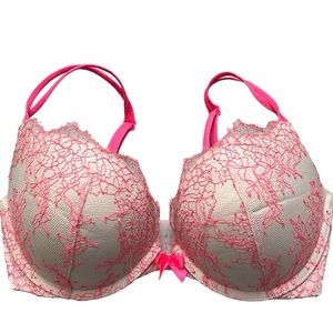 Victoria’s Secret Very Sexy Push Up Bra Size 32DD